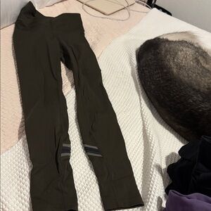 Lululemon Athletica Dark Green Leggings with Zipper Pocket